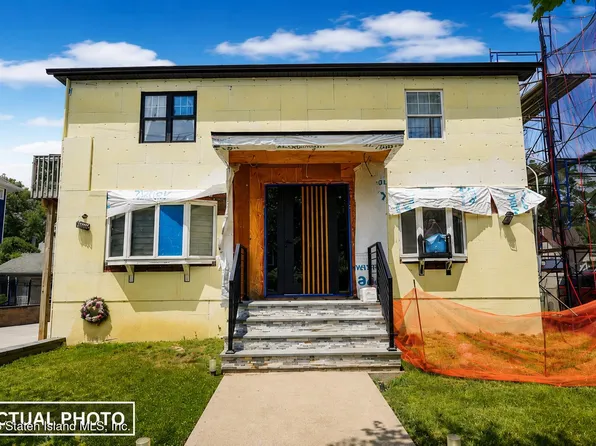 97 Margaretta Ct, Staten Island, NY 10314