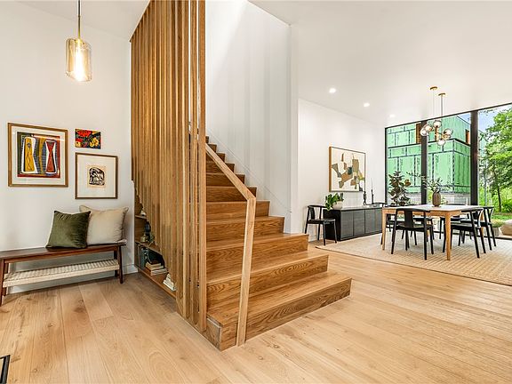 5th image of 951 NW C St