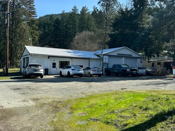 2133 Rogue River Hwy, Grants Pass, OR 97527
