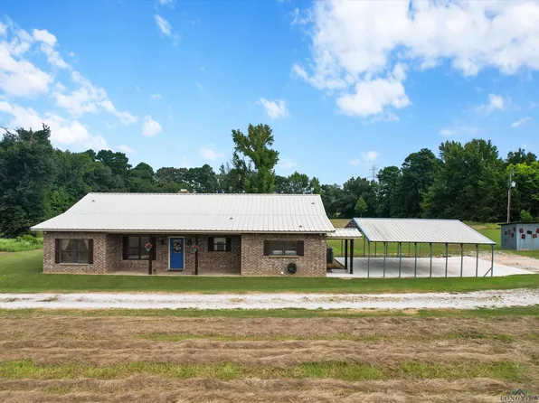 476 County Road 3201, Daingerfield, TX 75638