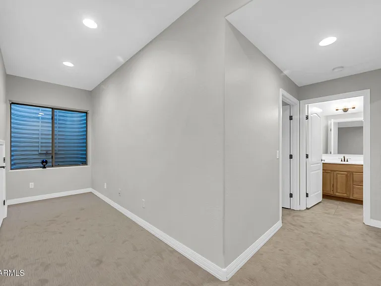 4213 E Edgemont Ave — Photo 15