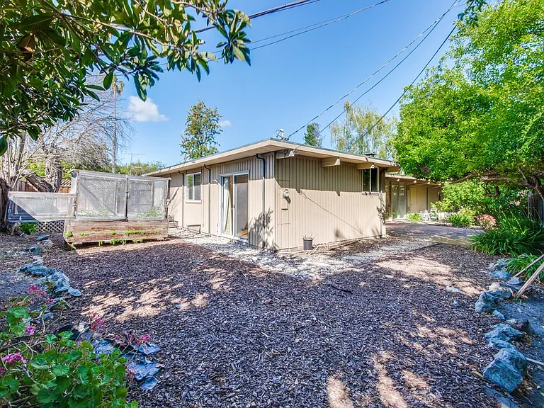 485 Emmons Dr — Photo 55