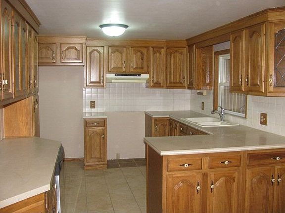 4th image of 1152 Crestview Dr