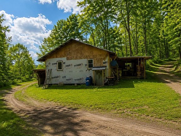 2nd image of 1091 Crystal Lake Rd
