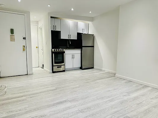 Rented by Compass | media 13