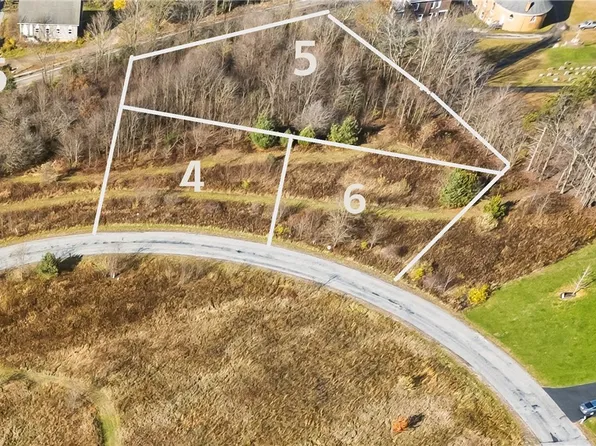 4 Oak Crest Dr, Stoystown, PA 15563