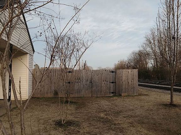 3rd image of 236 Peabody Ave