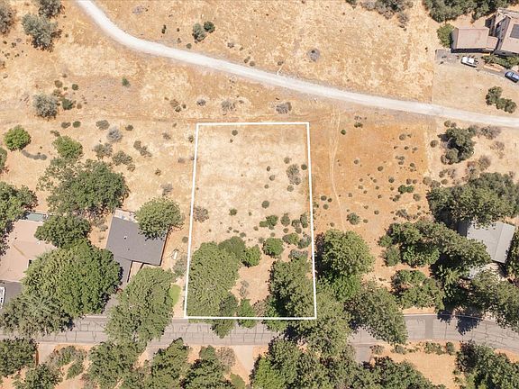 2nd image of 1202 Heather Dr