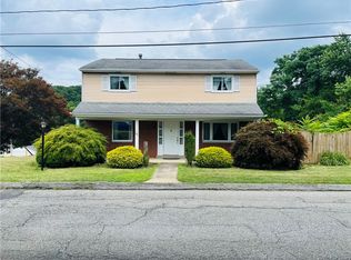 421 Toledo Dr, New Kensington, PA