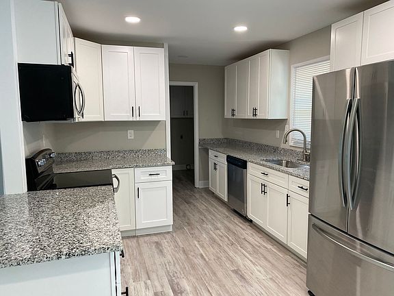 5th image of 204 Moritz Rd