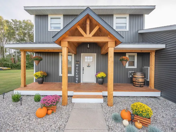 1024 Isabella Vista Dr, Lake Isabella, MI 48893