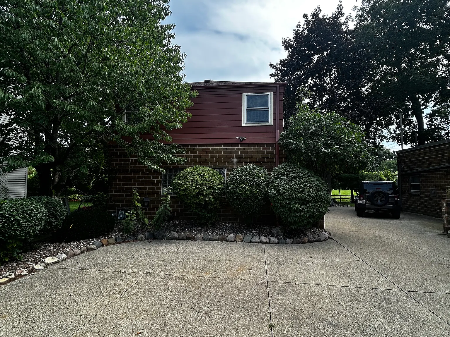2 bed, $1,100 — Photo 2