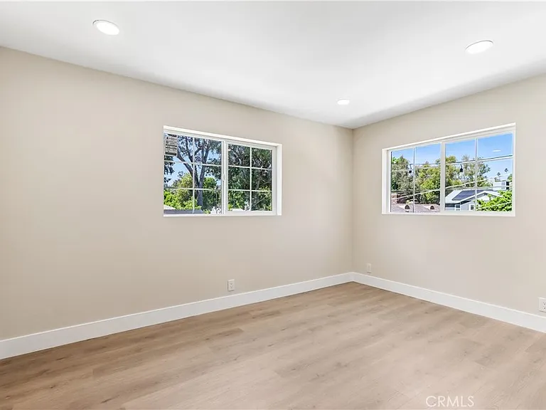 21233 Lopez St — Photo 15