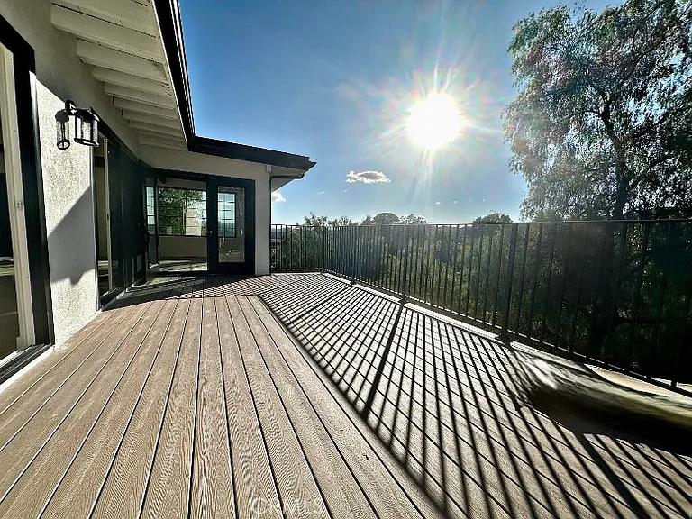 9552 Ventura Way — Photo 10