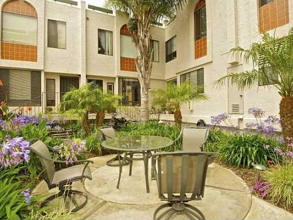 5th image of 4070 Riviera Dr Unit 7