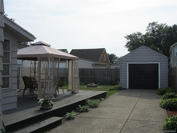 2nd image of 61 Woodcrest Dr