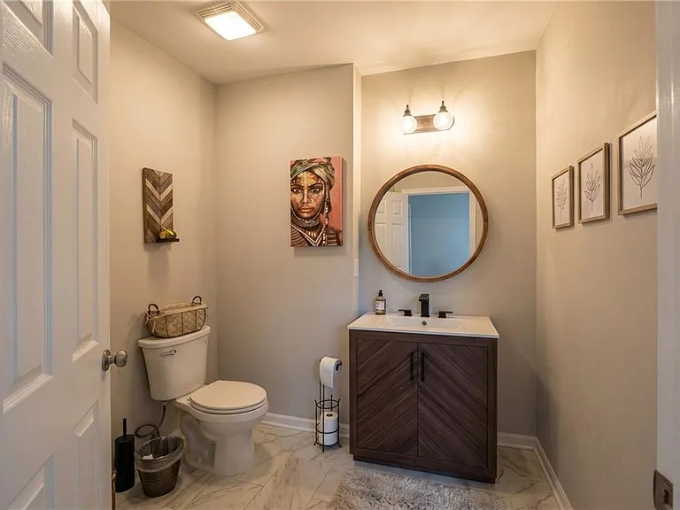 Thorncrest Dr — Photo 3
