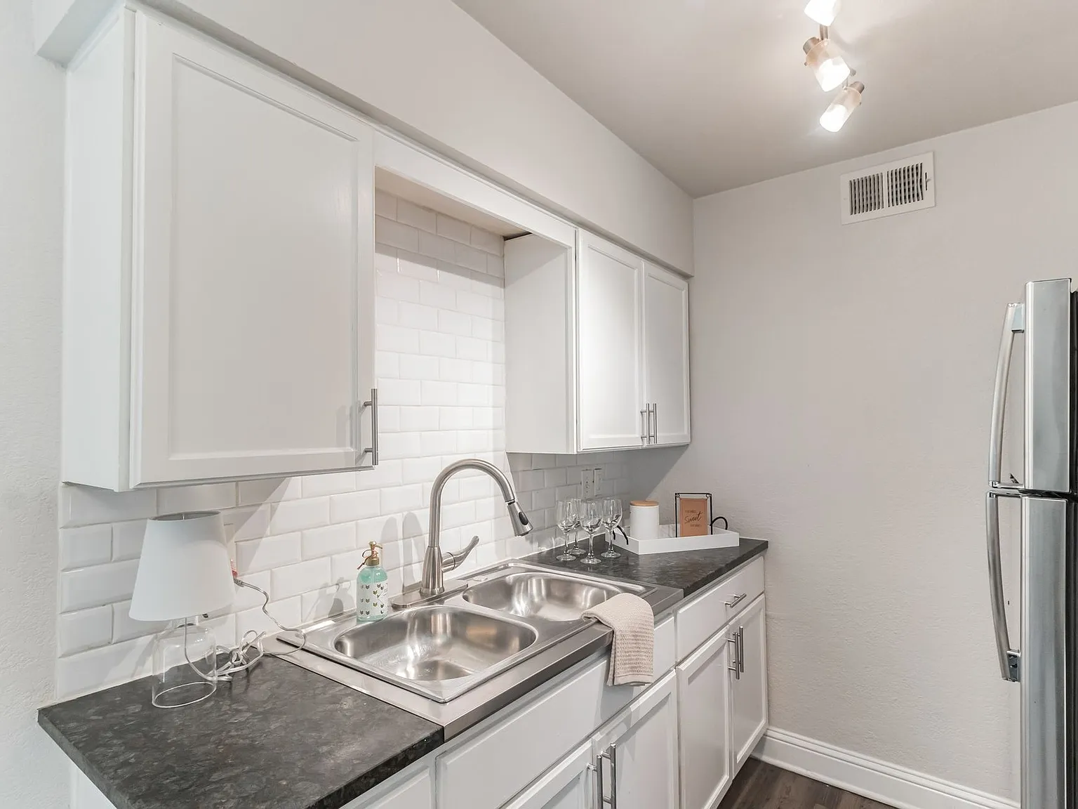 The Addison Apartments — Photo 4