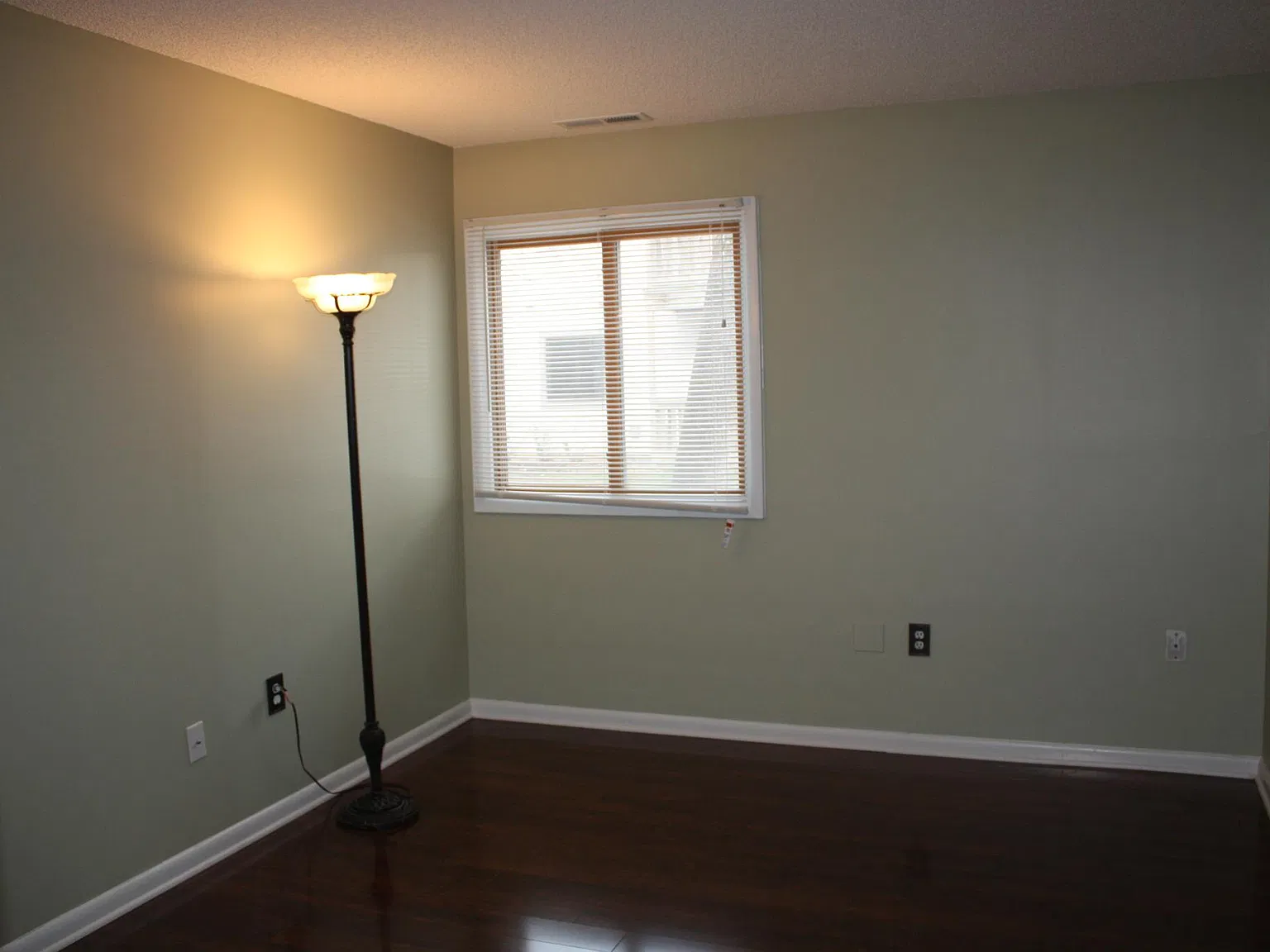 2 bed, 952 sqft, $2,500 — Photo 4