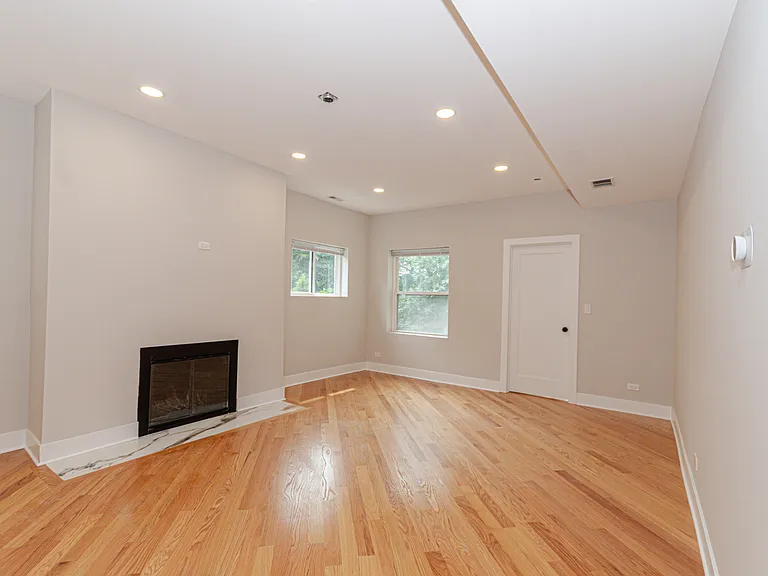 1450 W Fargo Ave #2F — Photo 8