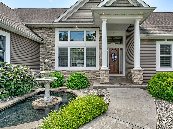 3rd image of 8559 Pine Acres Dr