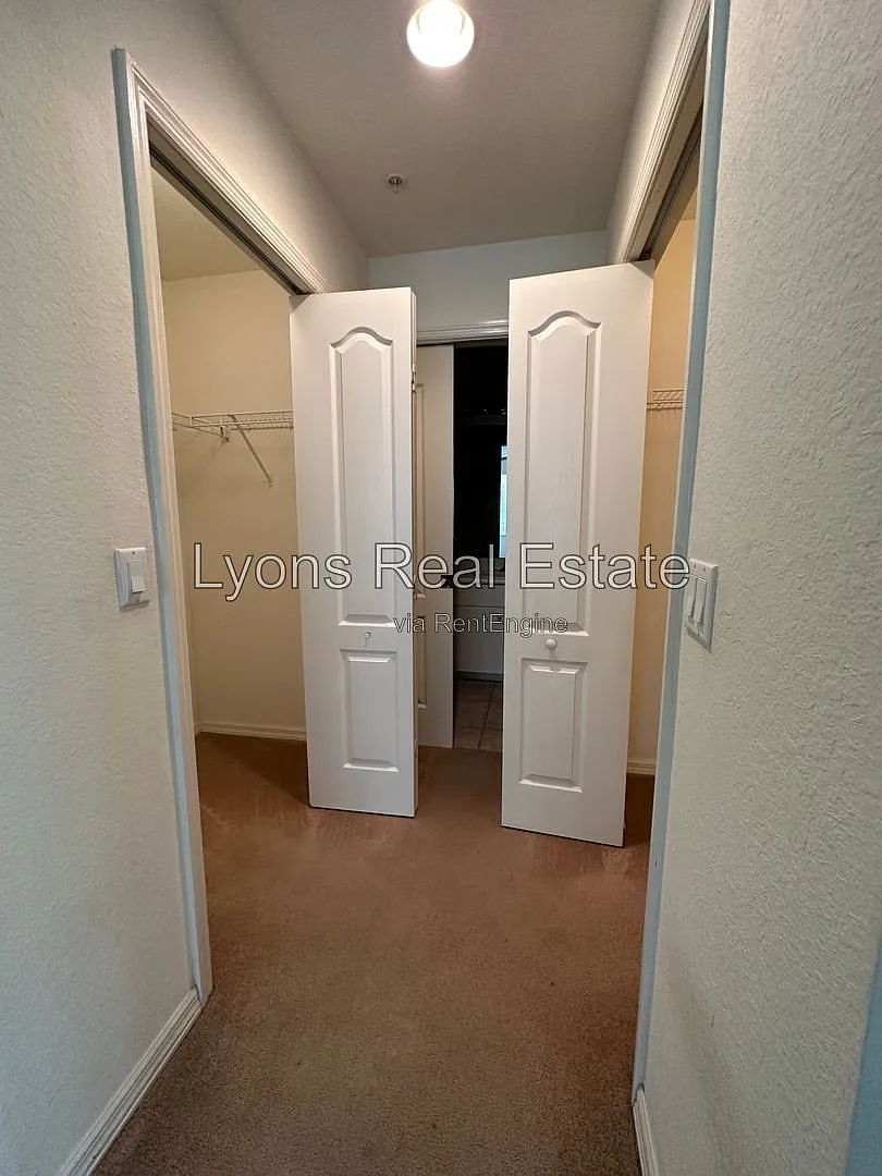 3 bed, 2.0 bath, 1410 sqft, $1,295 — Photo 4