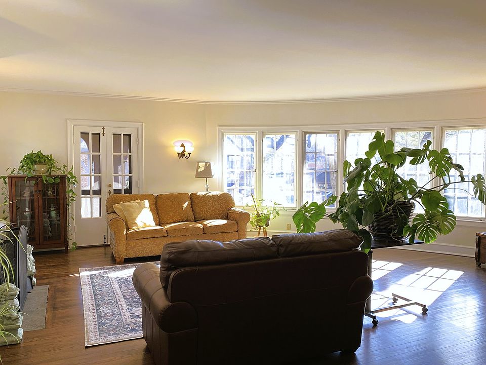 2nd image of 547 Hill Ter APT 201