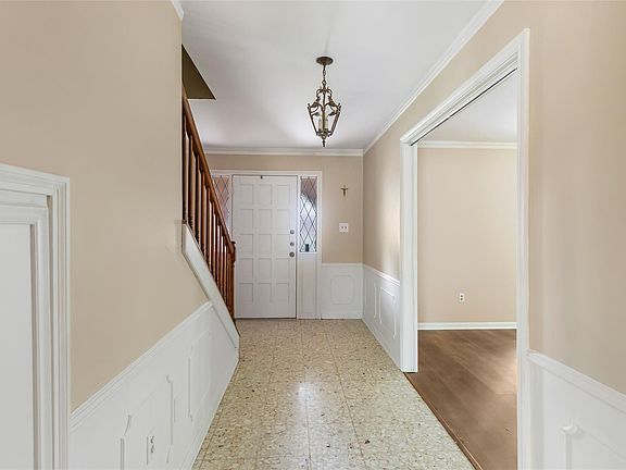 3rd image of 2210 Laurel Hill Dr