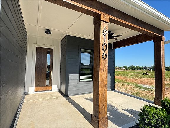 2nd image of 6106 S 40th Pl
