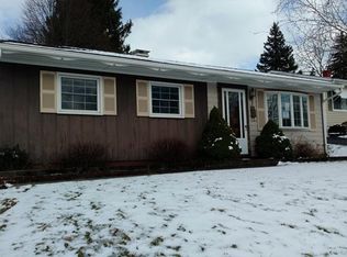 911 Cadet St, New Castle, PA 16101