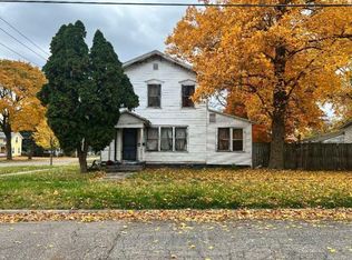 121 W Cushman St, Three Rivers, MI 49093