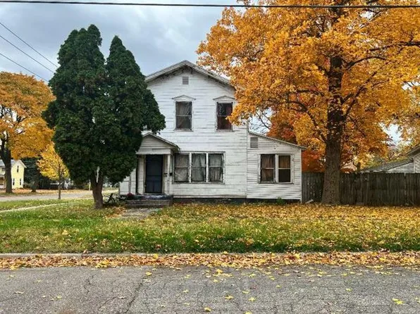 121 W Cushman St, Three Rivers, MI 49093
