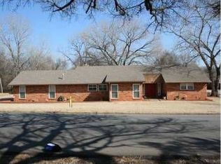 2700 Hidden Valley Rd, Edmond, OK 73013