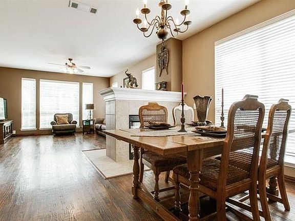 5th image of 11264 Chaucer Dr