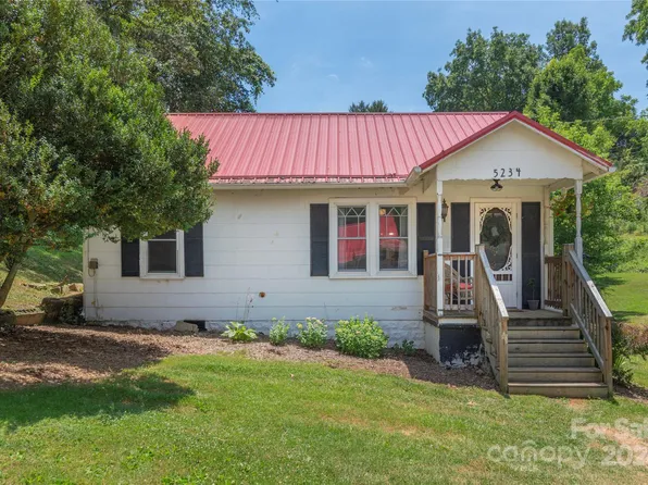 5234 Old Clyde Rd, Clyde, NC 28721