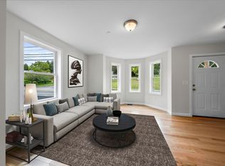 64 Main St, Westford, MA 01886