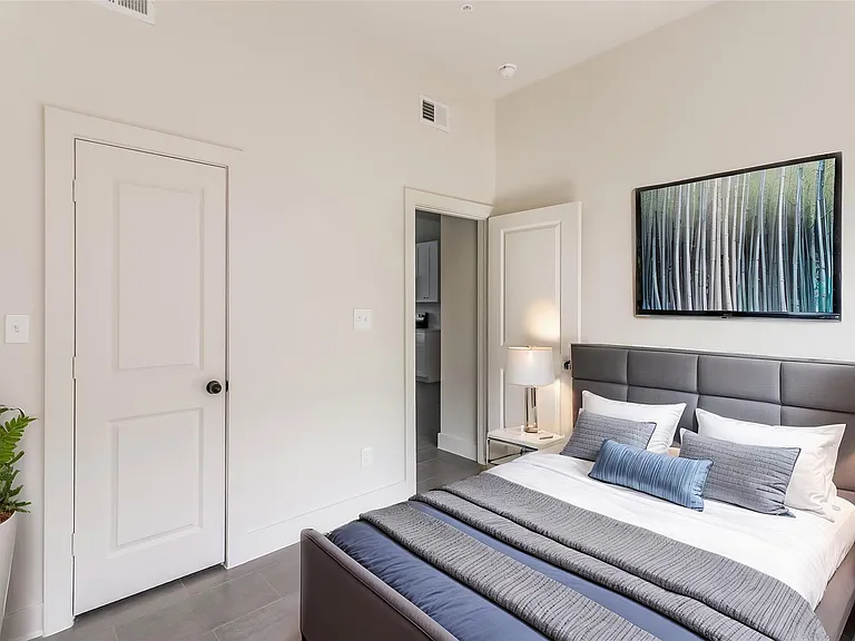 7806 Clearview St #25 — Photo 8