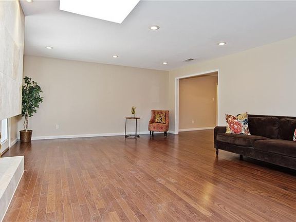5th image of 1605 British Blvd