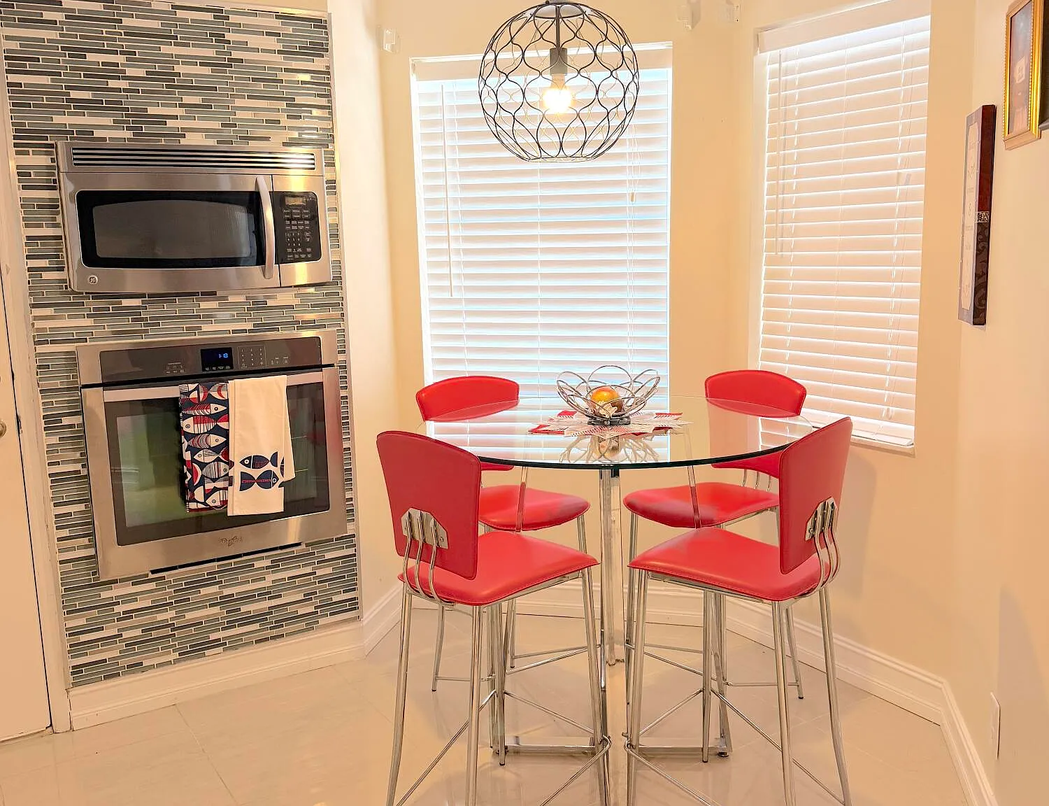 2 bed, 2.0 bath, 1175 sqft, $3,500 — Photo 3