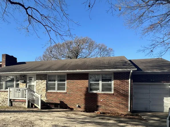607 74th St, Newport News, VA 23605
