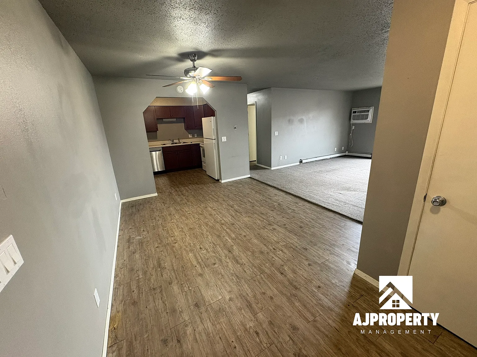2 bed, 900 sqft, $850 — Photo 2