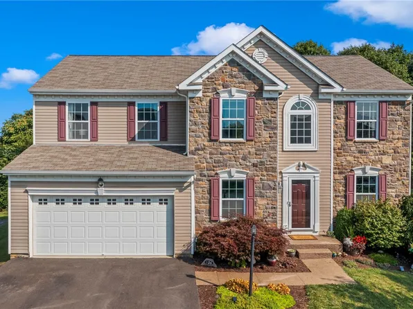 126 Tuscany Estates Dr, Finleyville, PA 15332