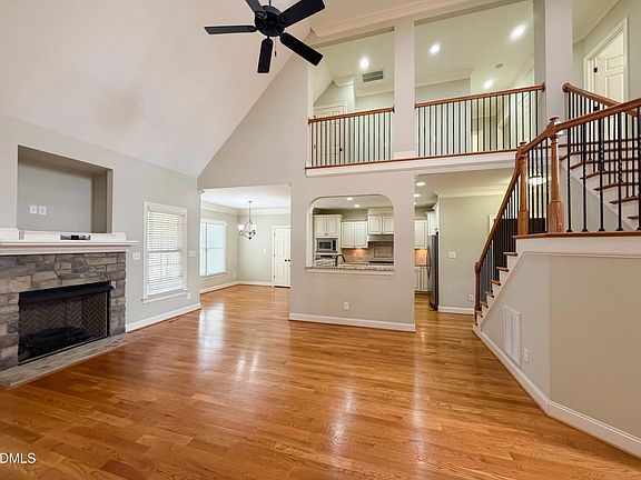 2nd image of 2931 London Bell Dr