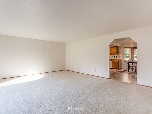3rd image of 6206 Armour Street SE