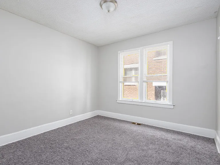 2704 Webb St #LOWER — Photo 9