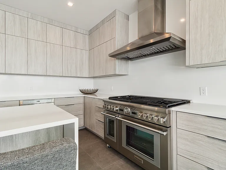 47 Terry Dr — Photo 6