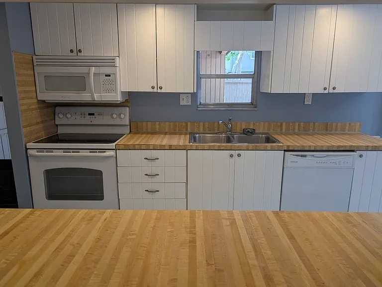 7910 Citrus Dr — Photo 4