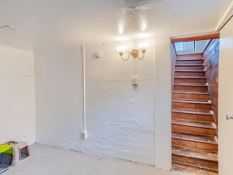 1424 N Euclid Ave — Photo 12
