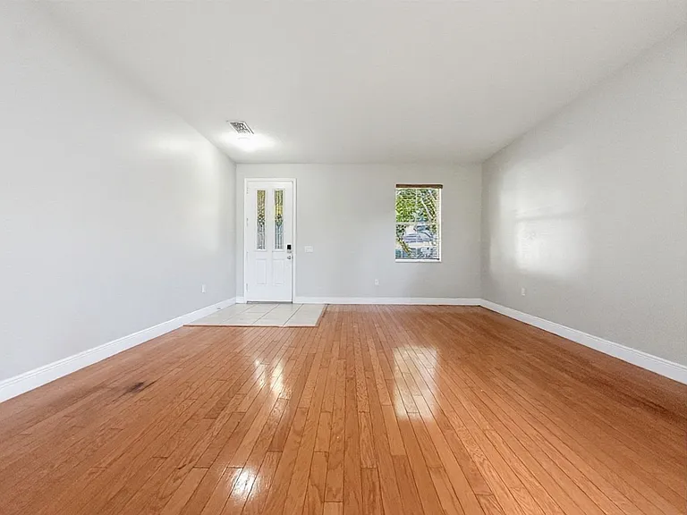 10250 Malpas Point — Photo 3