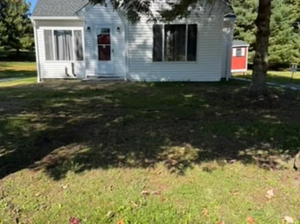 183 White Mills Rd, Honesdale, PA 18431